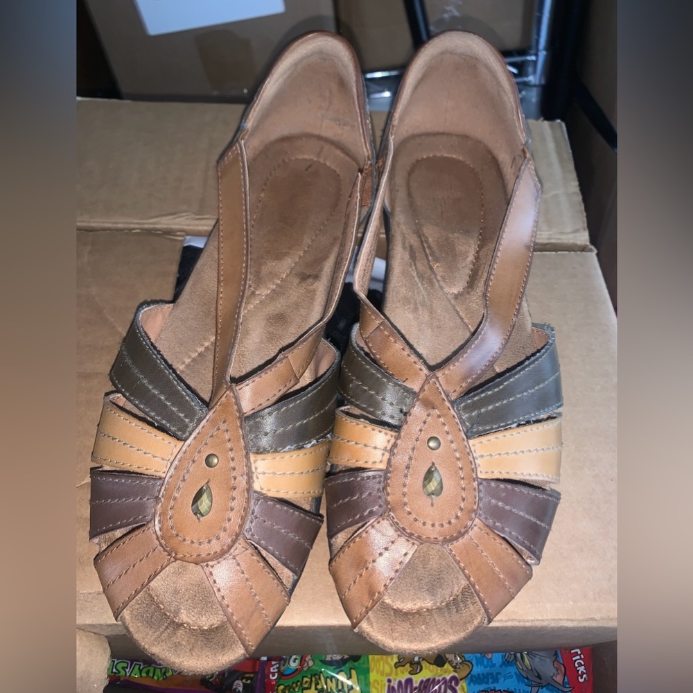 Elegant Multi-Tone Leather Women's Shoes